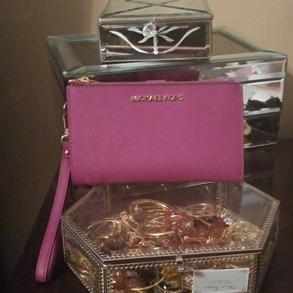 MK Cell phone Wallet